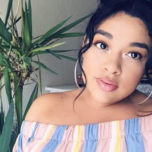 Meet your Posher, Monica